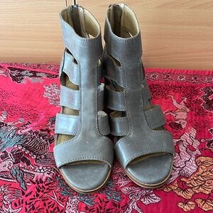 Woman shoes. LUCKY BRAND.